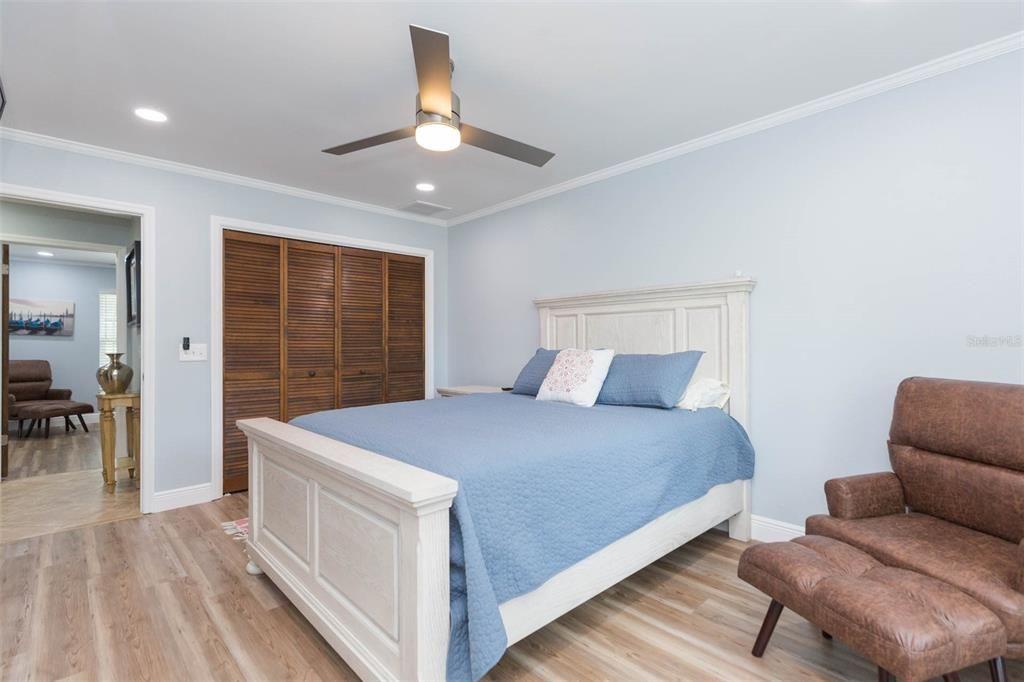 For Sale: $662,500 (4 beds, 2 baths, 2484 Square Feet)
