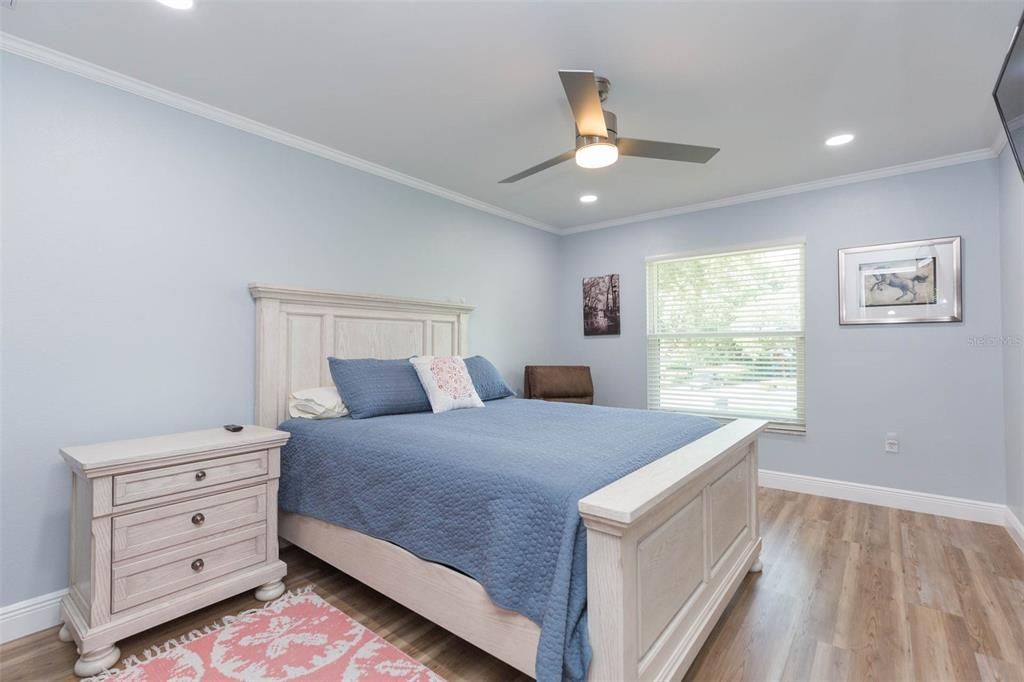 For Sale: $662,500 (4 beds, 2 baths, 2484 Square Feet)