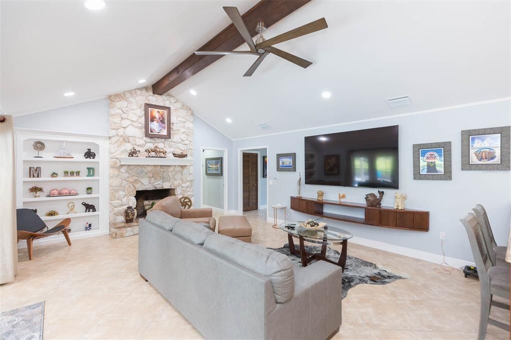 For Sale: $662,500 (4 beds, 2 baths, 2484 Square Feet)