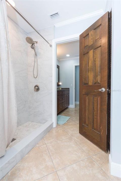 For Sale: $662,500 (4 beds, 2 baths, 2484 Square Feet)