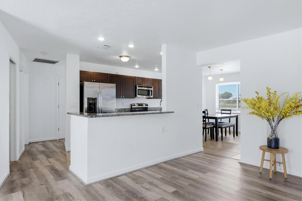 En Venta: $345,000 (3 camas, 2 baños, 1541 Pies cuadrados)