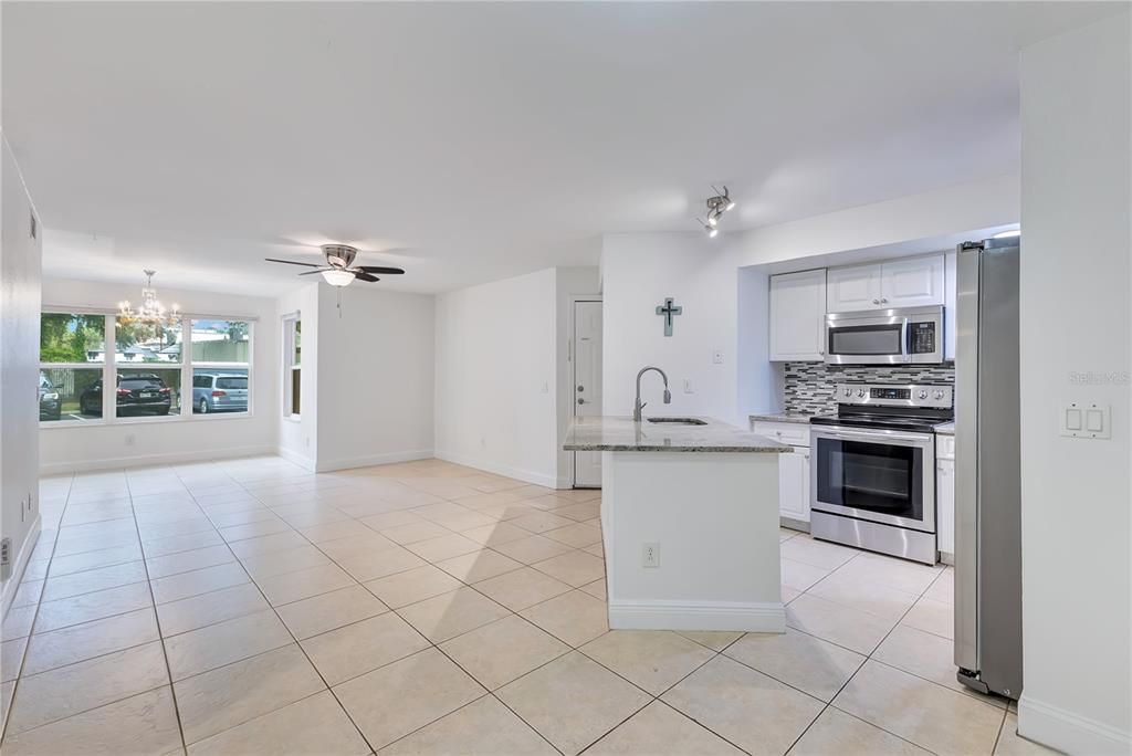 For Rent: $1,950 (3 beds, 2 baths, 1253 Square Feet)