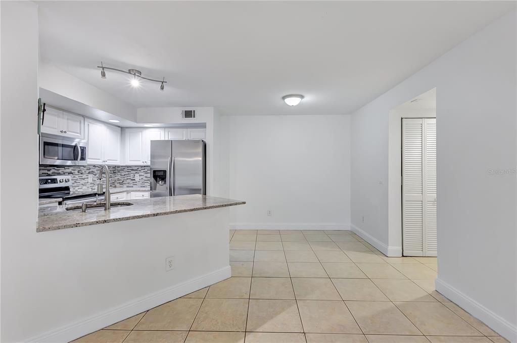 For Rent: $1,950 (3 beds, 2 baths, 1253 Square Feet)