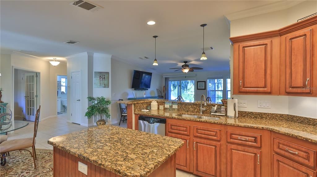 For Sale: $349,900 (2 beds, 2 baths, 1415 Square Feet)