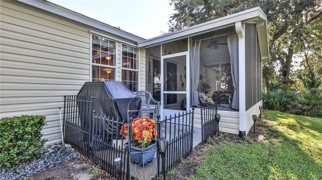 For Sale: $349,900 (2 beds, 2 baths, 1415 Square Feet)