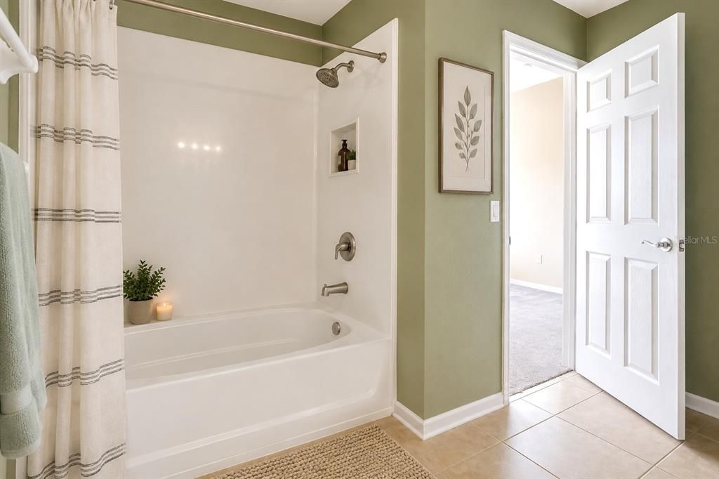 For Sale: $305,000 (3 beds, 2 baths, 1682 Square Feet)