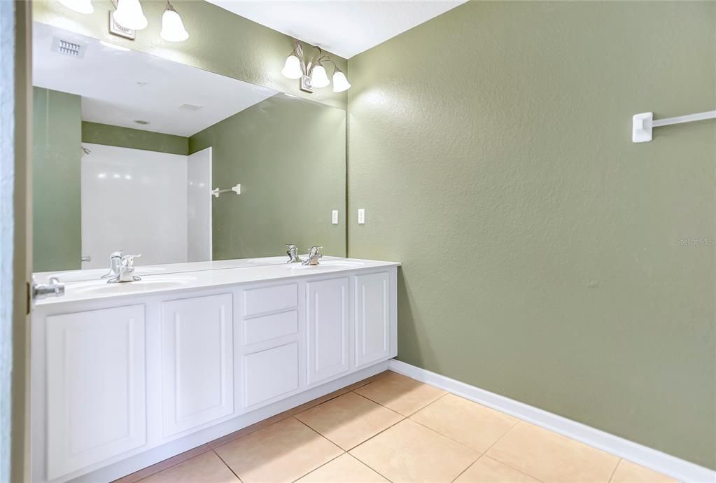 For Sale: $305,000 (3 beds, 2 baths, 1682 Square Feet)