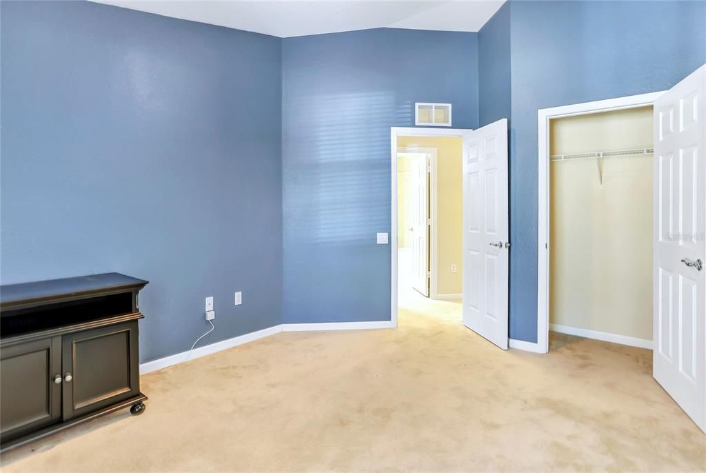 For Sale: $305,000 (3 beds, 2 baths, 1682 Square Feet)