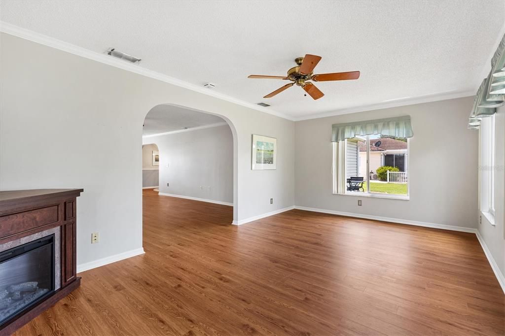 For Sale: $265,000 (3 beds, 2 baths, 1802 Square Feet)