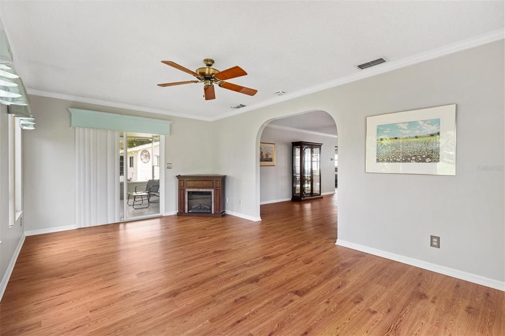 For Sale: $265,000 (3 beds, 2 baths, 1802 Square Feet)