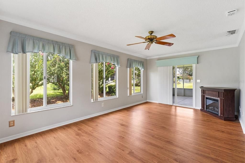 For Sale: $265,000 (3 beds, 2 baths, 1802 Square Feet)