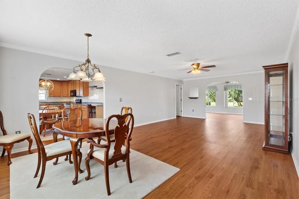 For Sale: $265,000 (3 beds, 2 baths, 1802 Square Feet)