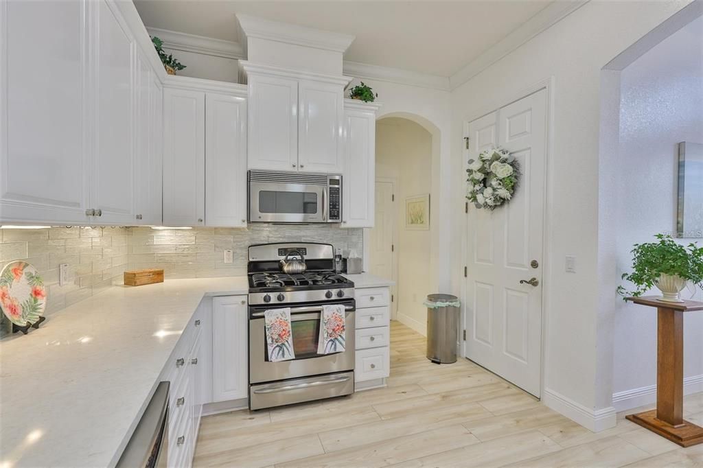 For Sale: $345,000 (3 beds, 2 baths, 1630 Square Feet)