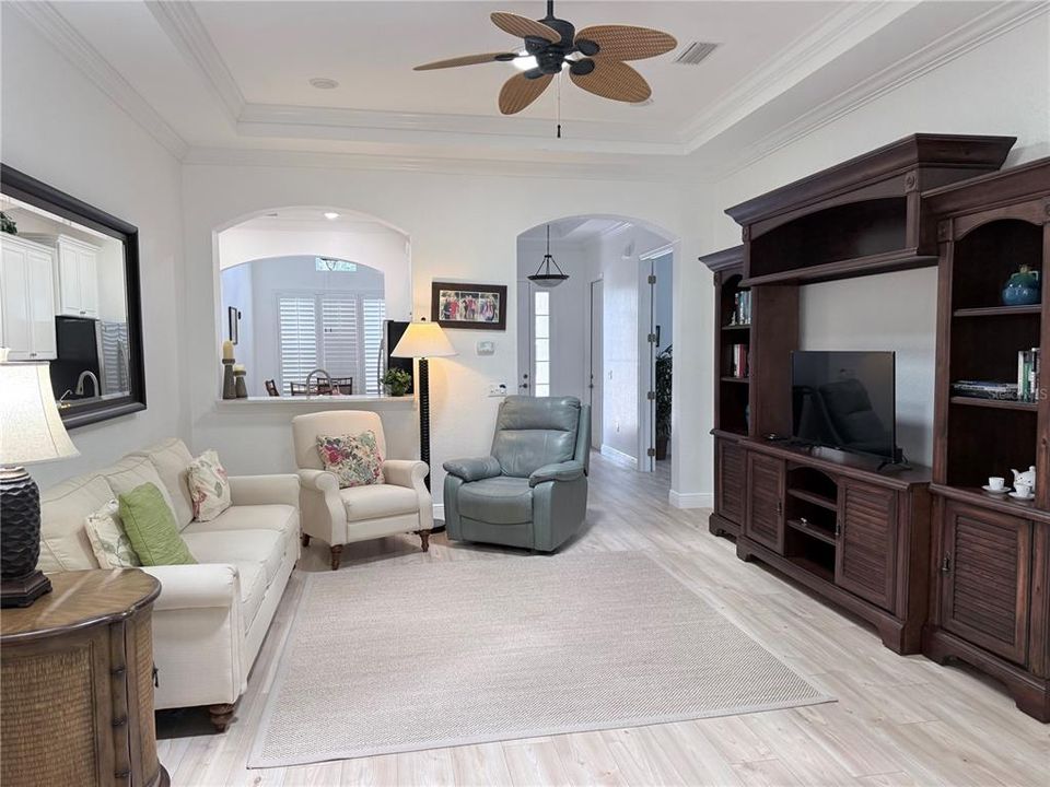 For Sale: $345,000 (3 beds, 2 baths, 1630 Square Feet)