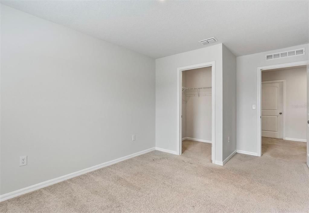 For Rent: $1,850 (4 beds, 2 baths, 1952 Square Feet)