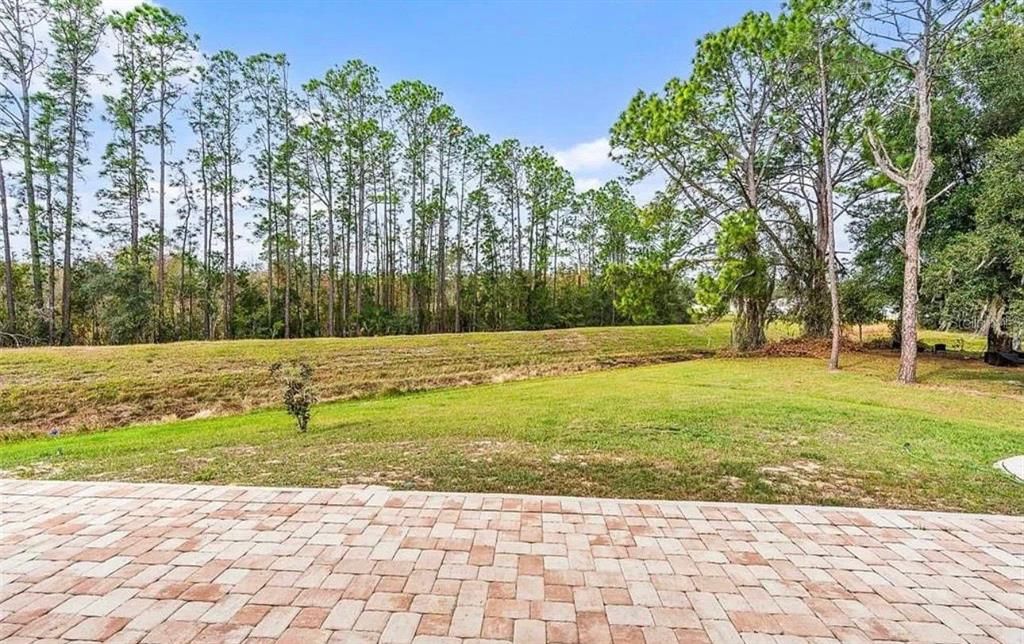 For Rent: $1,850 (4 beds, 2 baths, 1952 Square Feet)