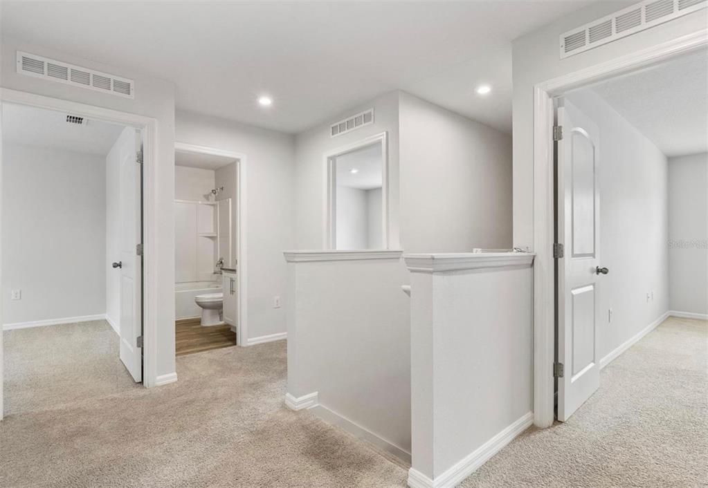 For Rent: $1,850 (4 beds, 2 baths, 1952 Square Feet)