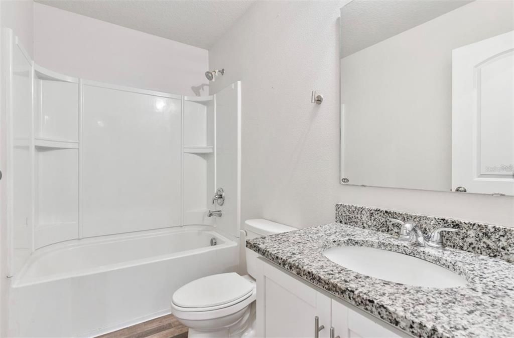 For Rent: $1,850 (4 beds, 2 baths, 1952 Square Feet)