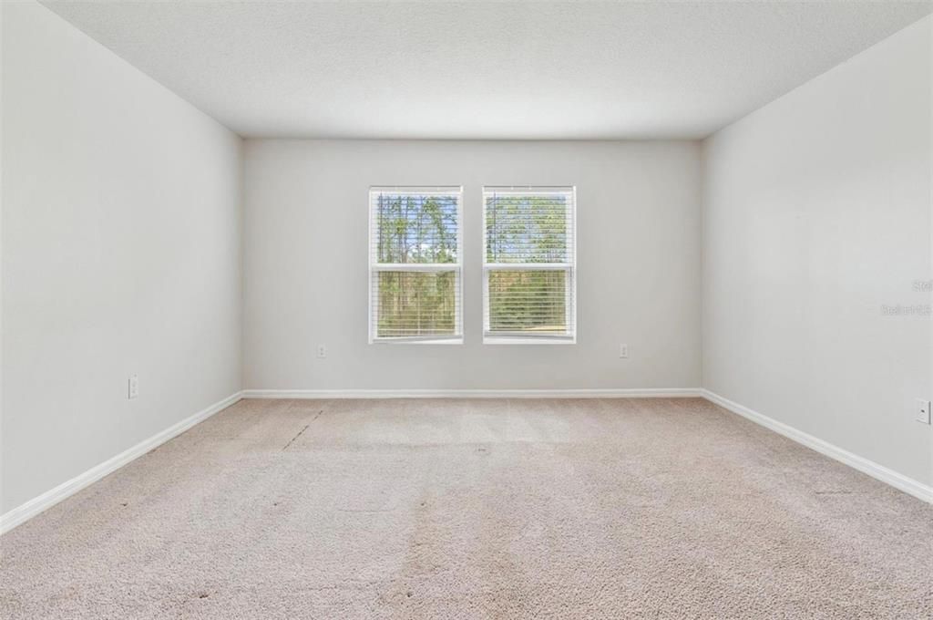 For Rent: $1,850 (4 beds, 2 baths, 1952 Square Feet)