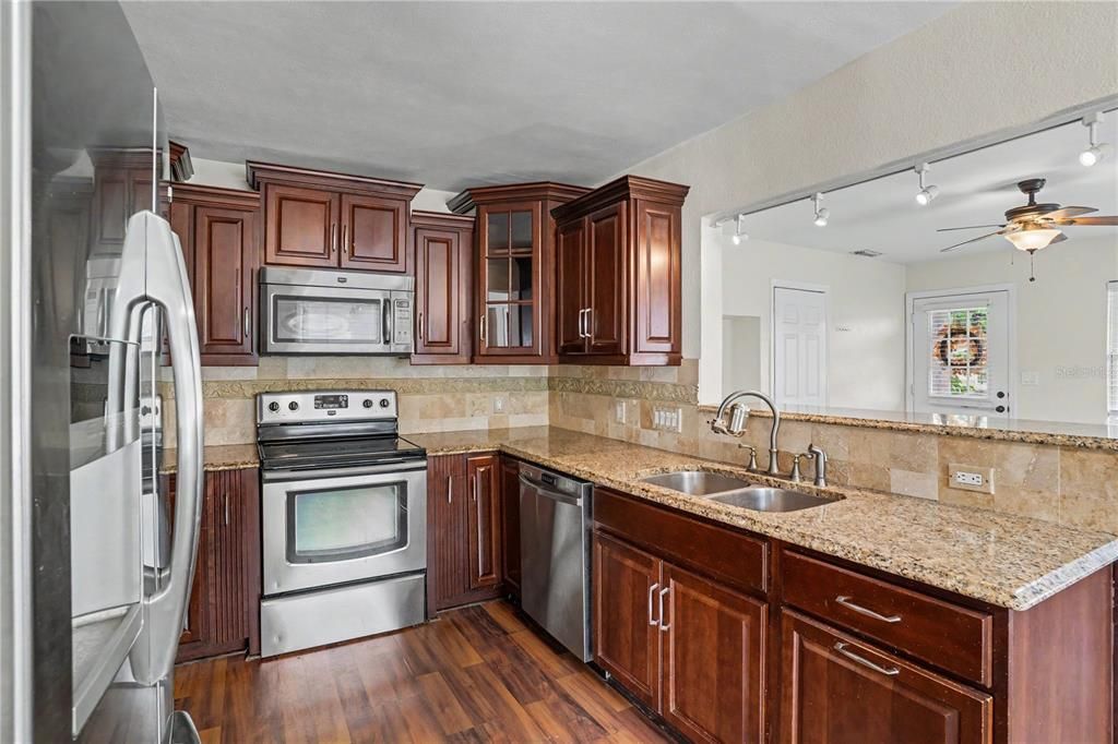 En Venta: $525,000 (3 camas, 2 baños, 1984 Pies cuadrados)