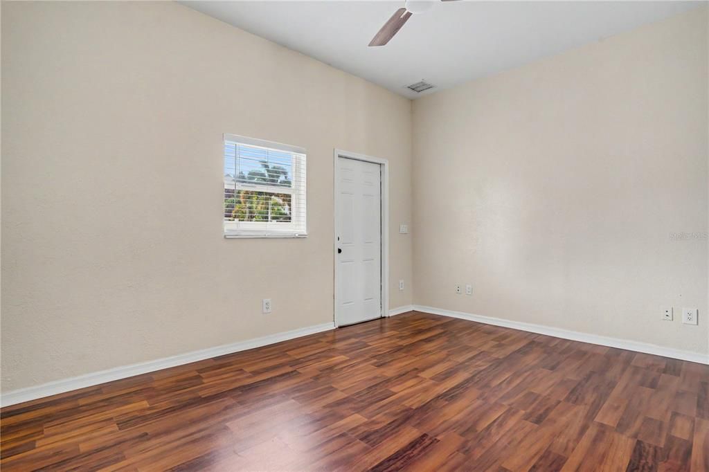 En Venta: $525,000 (3 camas, 2 baños, 1984 Pies cuadrados)