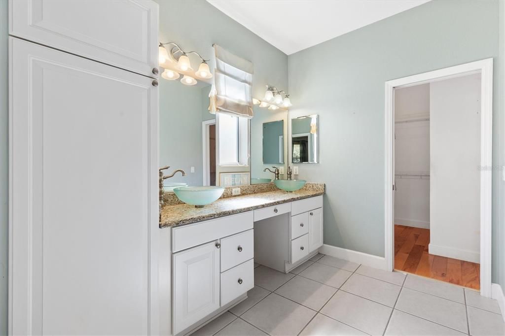 For Sale: $525,000 (3 beds, 2 baths, 2075 Square Feet)