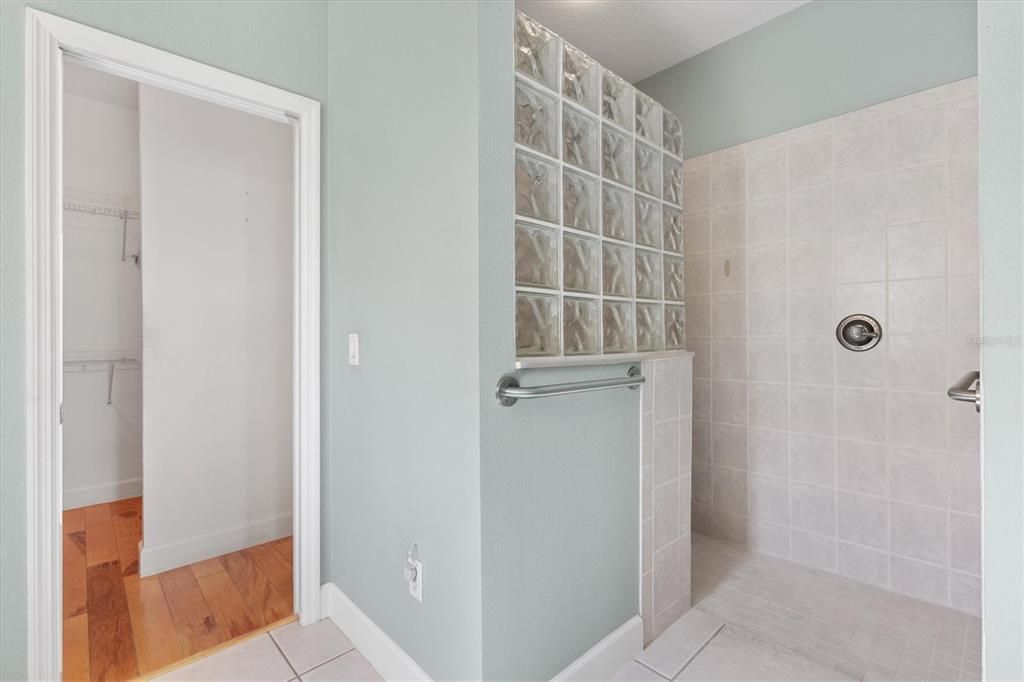 For Sale: $525,000 (3 beds, 2 baths, 2075 Square Feet)