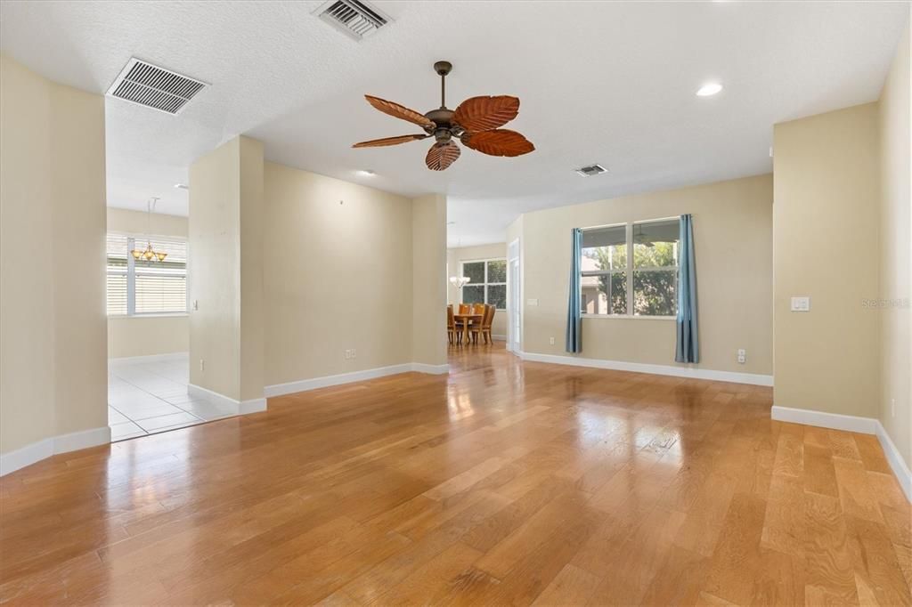 For Sale: $525,000 (3 beds, 2 baths, 2075 Square Feet)
