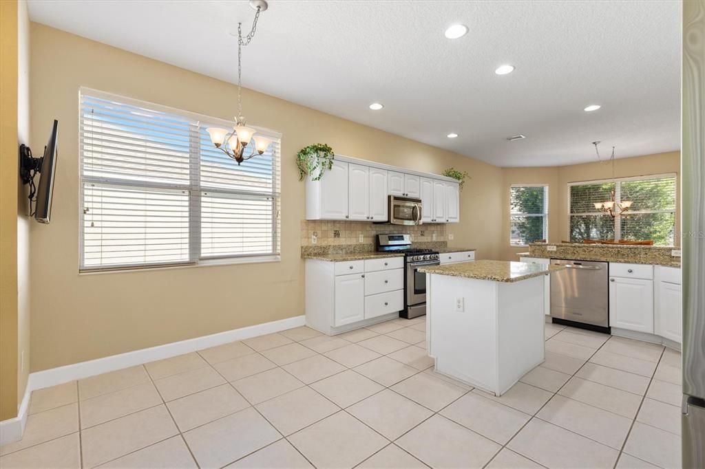 For Sale: $525,000 (3 beds, 2 baths, 2075 Square Feet)