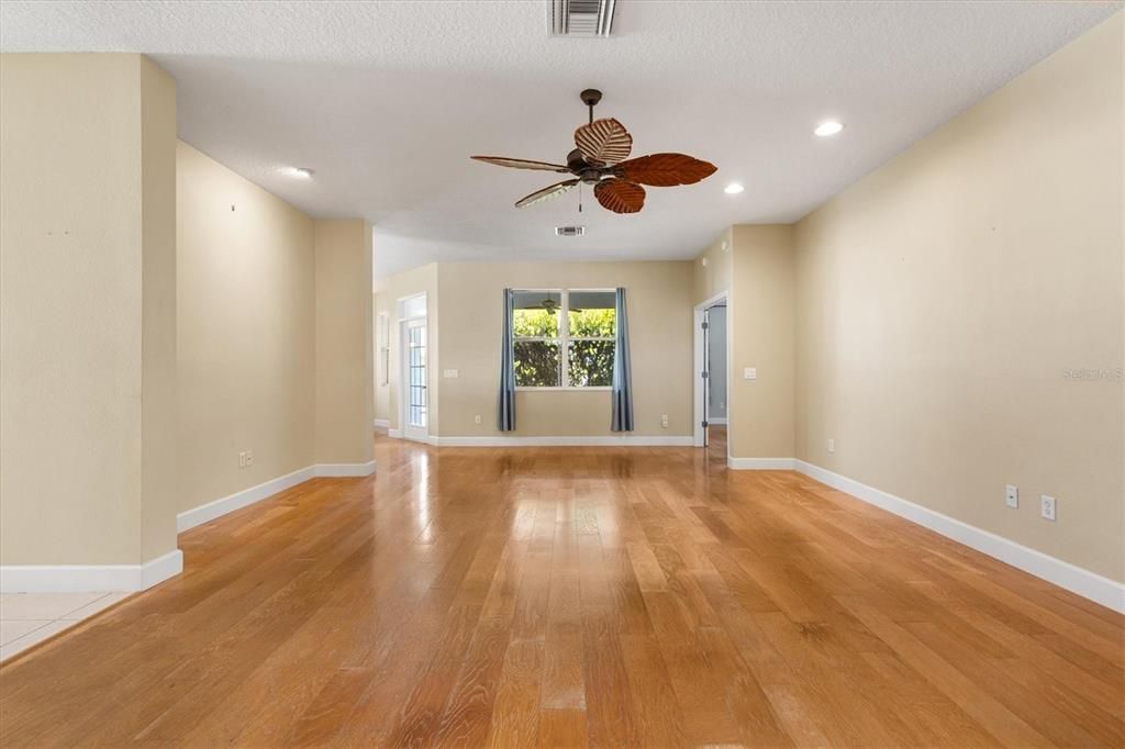 For Sale: $525,000 (3 beds, 2 baths, 2075 Square Feet)