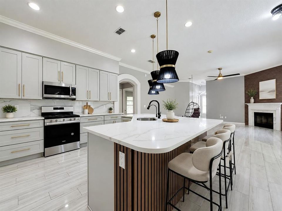 На продажу: $649,999 (4 спален, 3 ванн, 2094 Квадратных фут)
