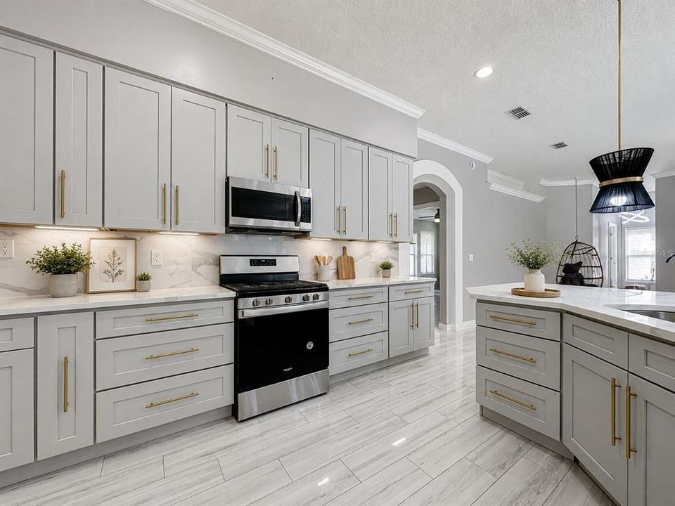 На продажу: $649,999 (4 спален, 3 ванн, 2094 Квадратных фут)