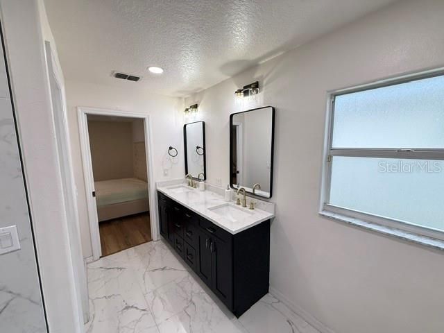 For Sale: $379,900 (3 beds, 2 baths, 1916 Square Feet)