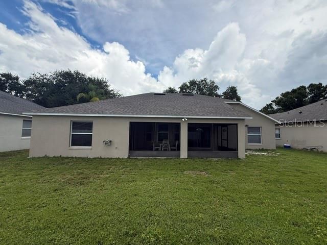 For Sale: $379,900 (3 beds, 2 baths, 1916 Square Feet)