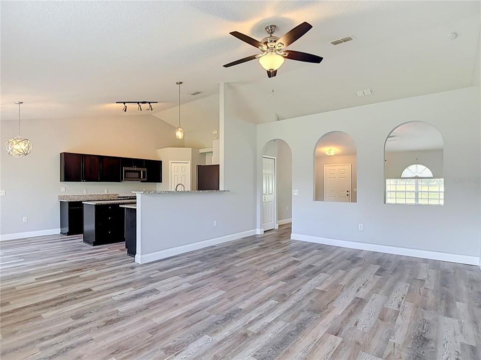 For Sale: $329,900 (4 beds, 2 baths, 2236 Square Feet)