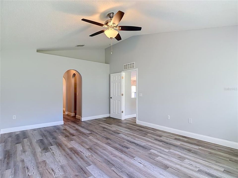 For Sale: $329,900 (4 beds, 2 baths, 2236 Square Feet)