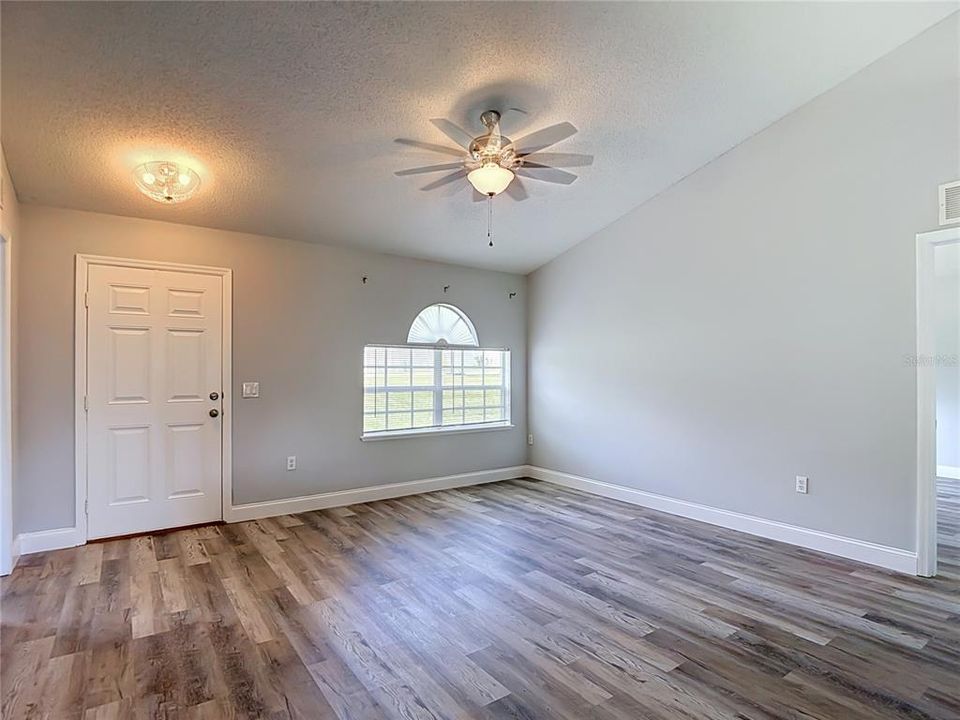 For Sale: $329,900 (4 beds, 2 baths, 2236 Square Feet)