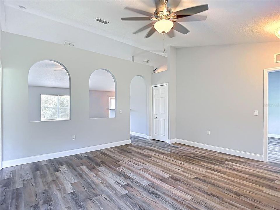 For Sale: $329,900 (4 beds, 2 baths, 2236 Square Feet)