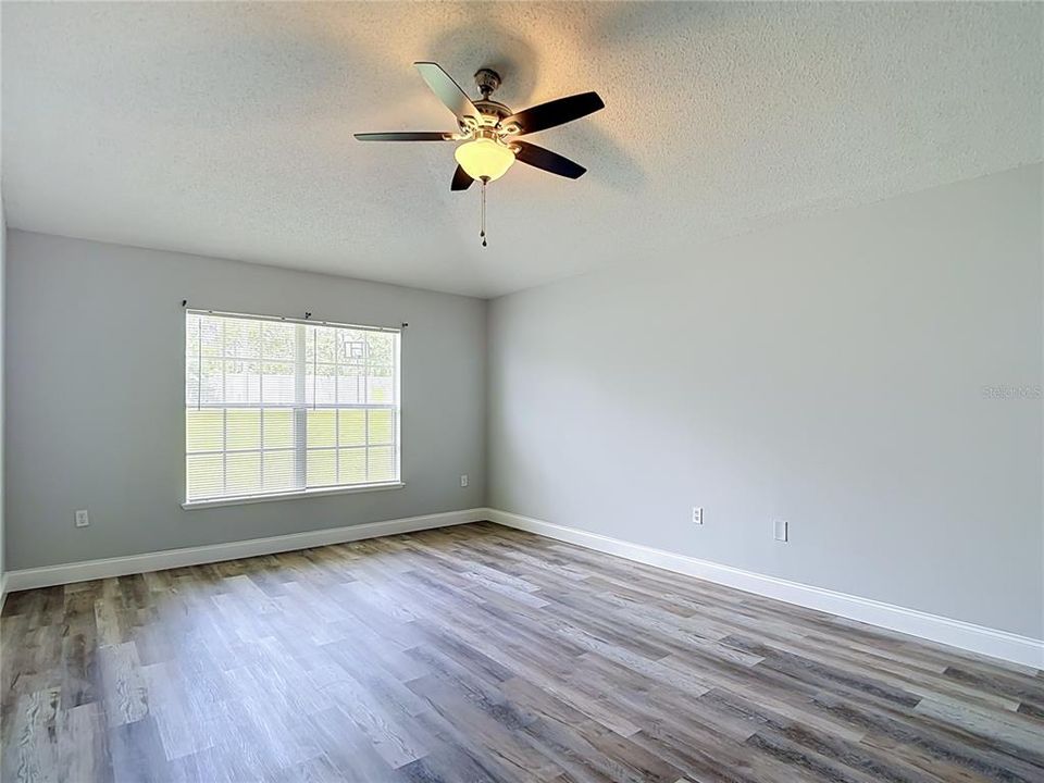 For Sale: $329,900 (4 beds, 2 baths, 2236 Square Feet)