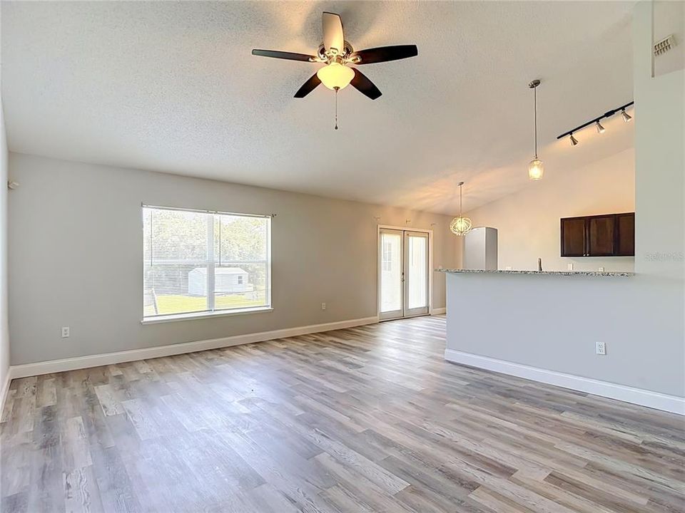 For Sale: $329,900 (4 beds, 2 baths, 2236 Square Feet)