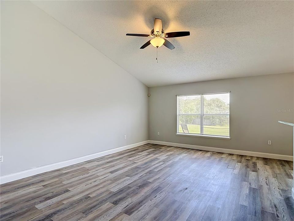 For Sale: $329,900 (4 beds, 2 baths, 2236 Square Feet)