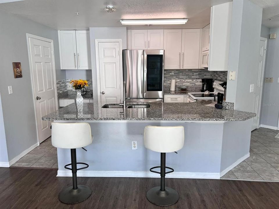 For Rent: $1,500 (1 beds, 1 baths, 733 Square Feet)