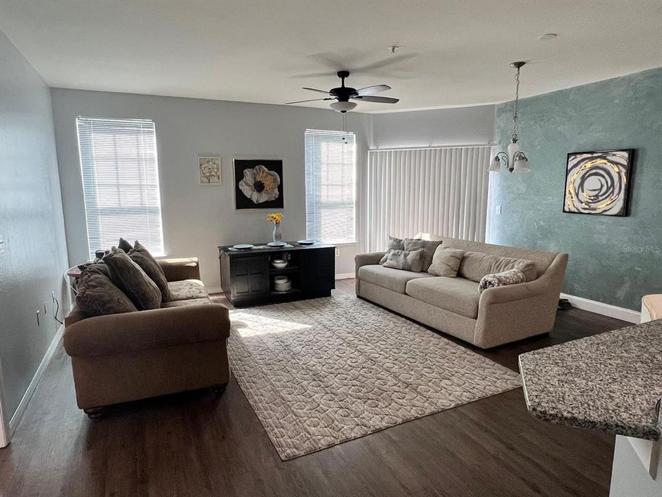For Rent: $1,500 (1 beds, 1 baths, 733 Square Feet)