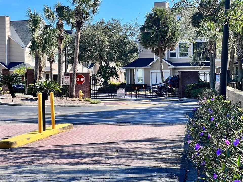For Rent: $1,500 (1 beds, 1 baths, 733 Square Feet)