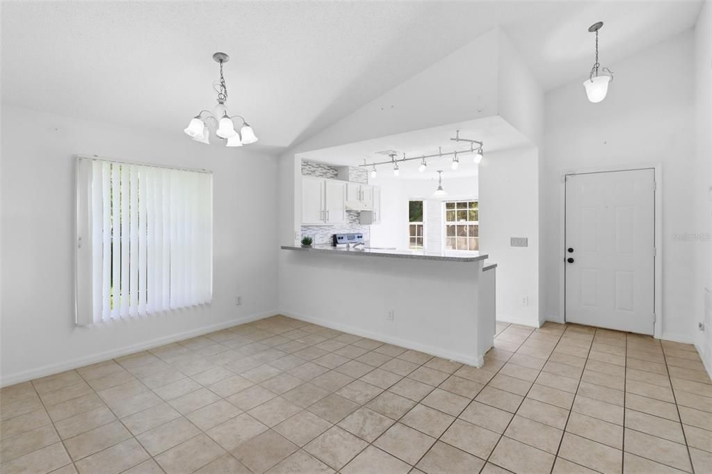 En Venta: $375,000 (3 camas, 2 baños, 1356 Pies cuadrados)