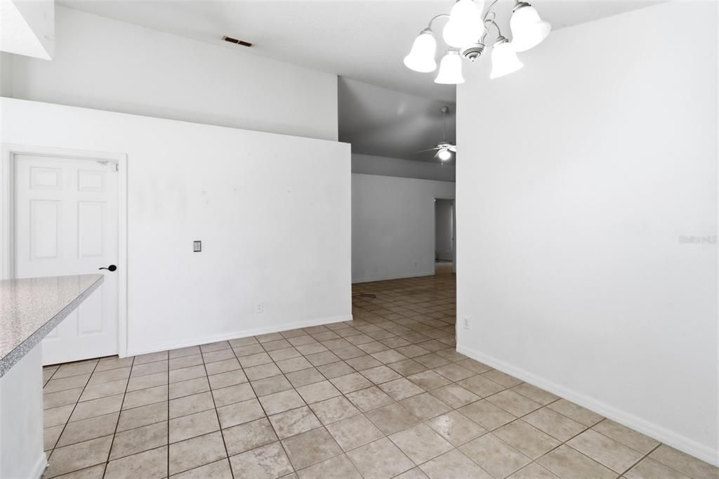 En Venta: $375,000 (3 camas, 2 baños, 1356 Pies cuadrados)