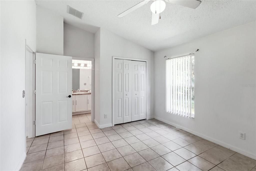 En Venta: $375,000 (3 camas, 2 baños, 1356 Pies cuadrados)