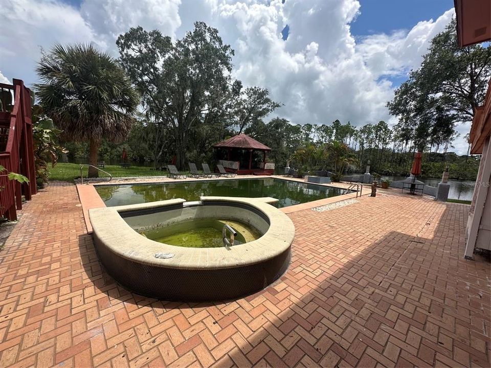 待售: $599,990 (5 贝兹, 5 浴室, 5360 平方英尺)
