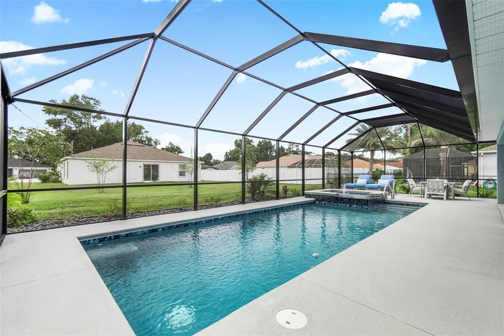 En Venta: $569,900 (3 camas, 3 baños, 2283 Pies cuadrados)
