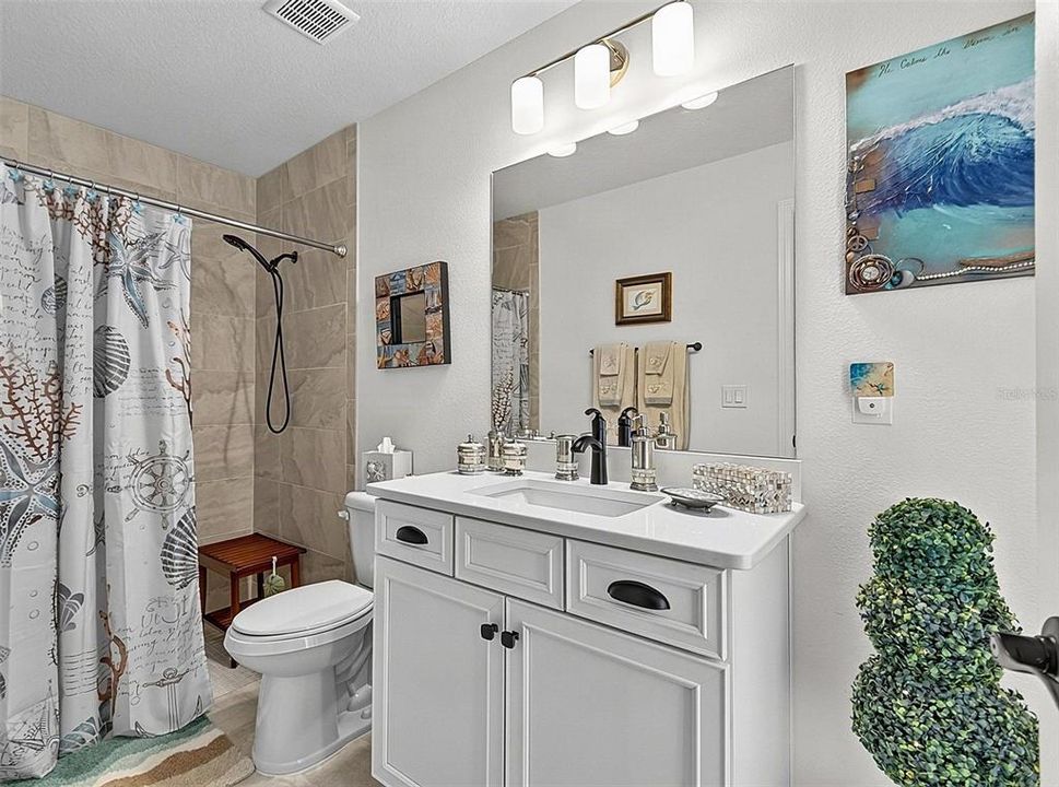 En Venta: $569,900 (3 camas, 3 baños, 2283 Pies cuadrados)